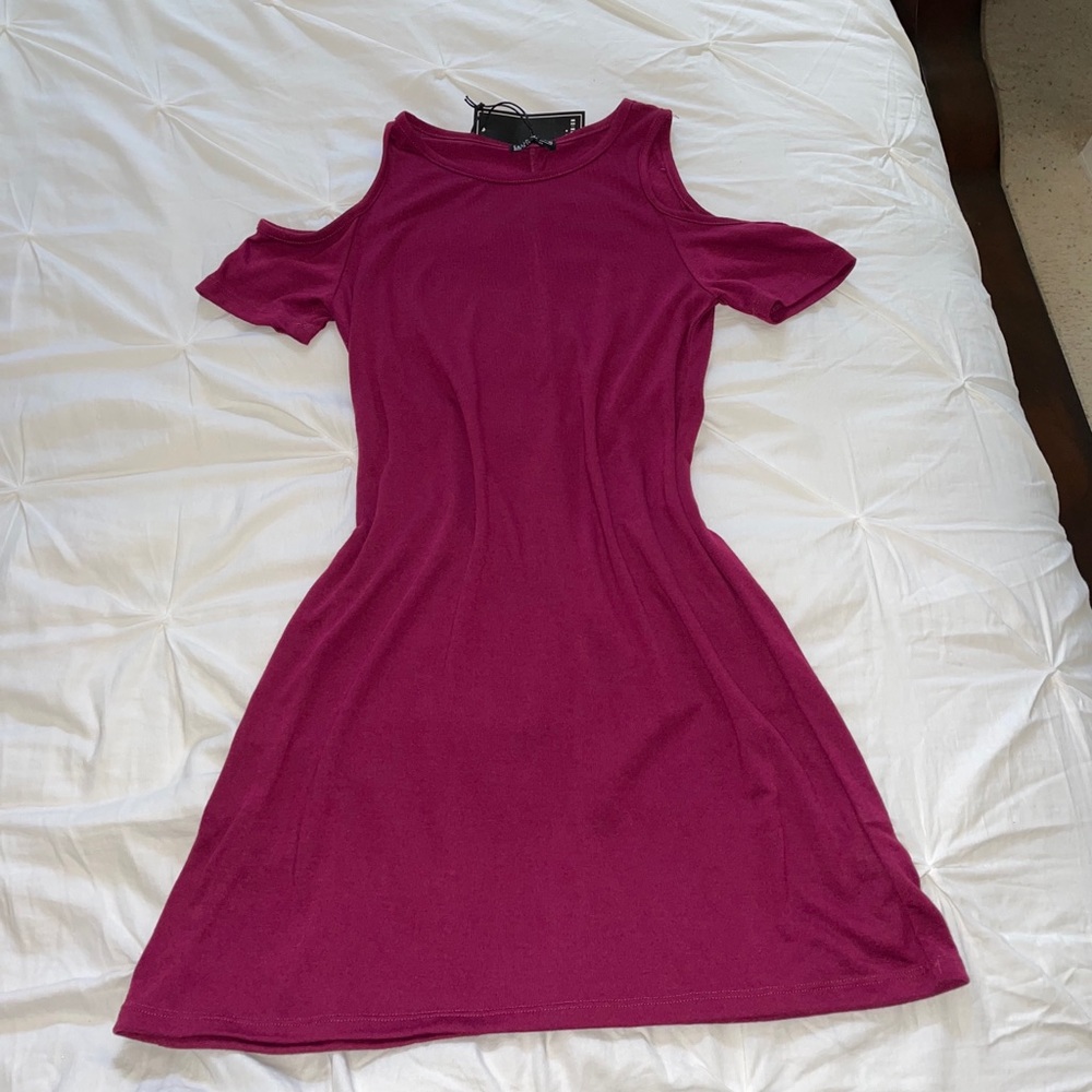 Leo Cold Shoulder Dress in Dark Plum